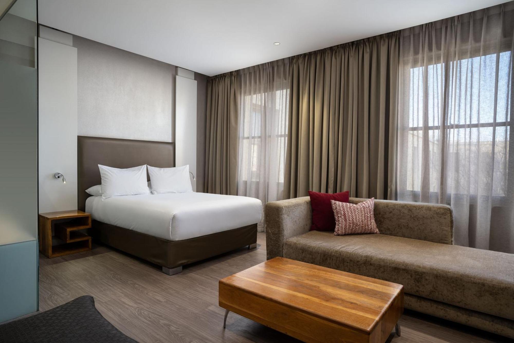 Larger Guest room, 1 Double Bed,1498574539:JPEG